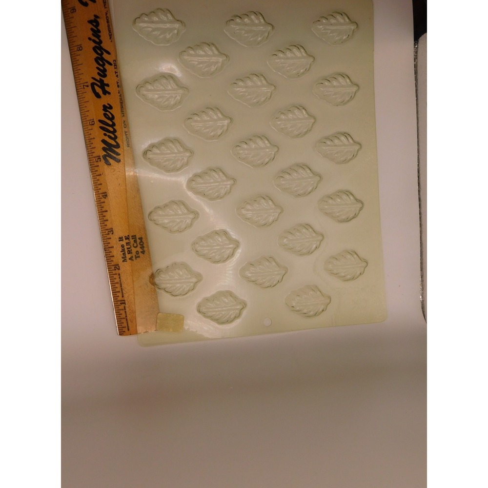 Vintage Plastic Leaf Candy Mold CK 90 5002